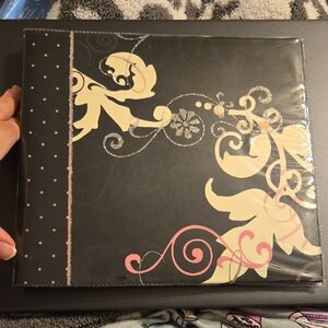 Black Scrapbook Album 8x8 Inch By DCWV